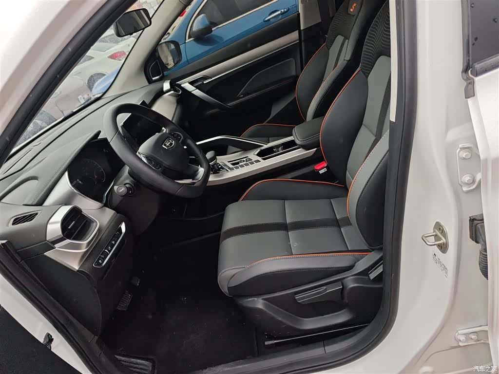 Geely Coolray, 2024 11