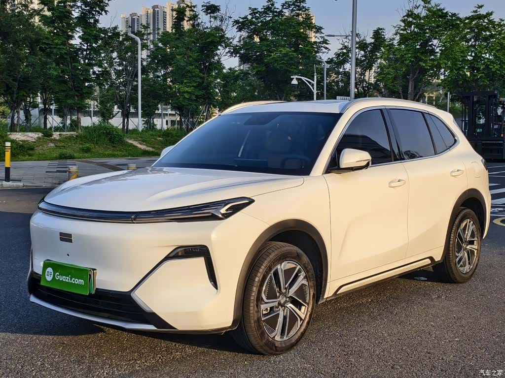 Geely 7, 2025 1