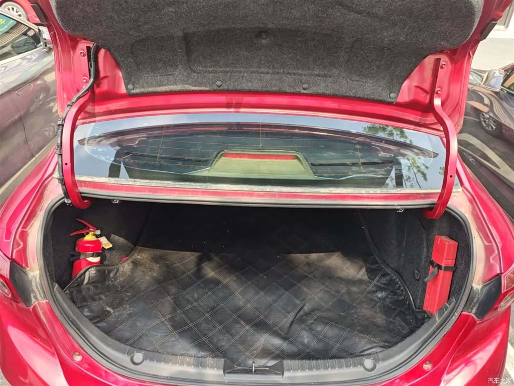Mazda Mazda3, 2015 9