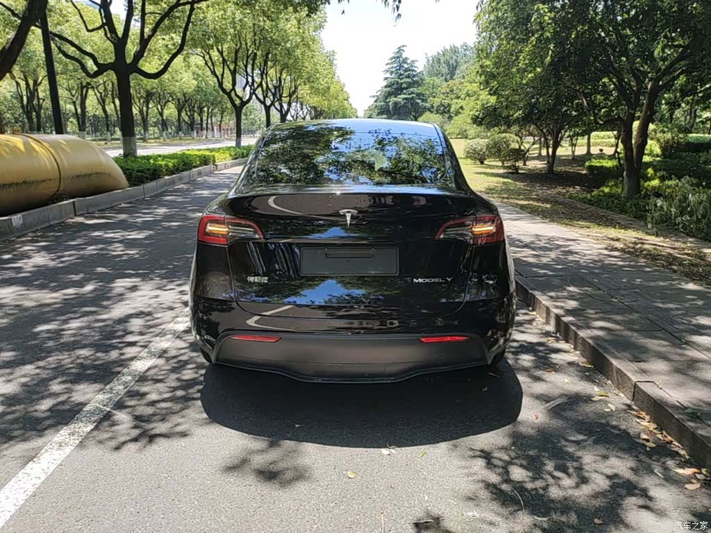 Tesla Model Y, 2022 6