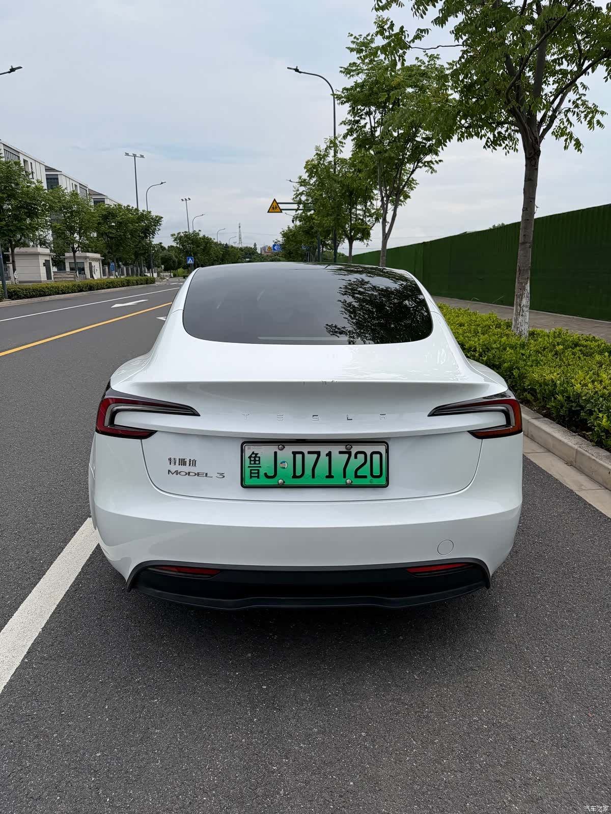 Tesla Model 3, 2024 4