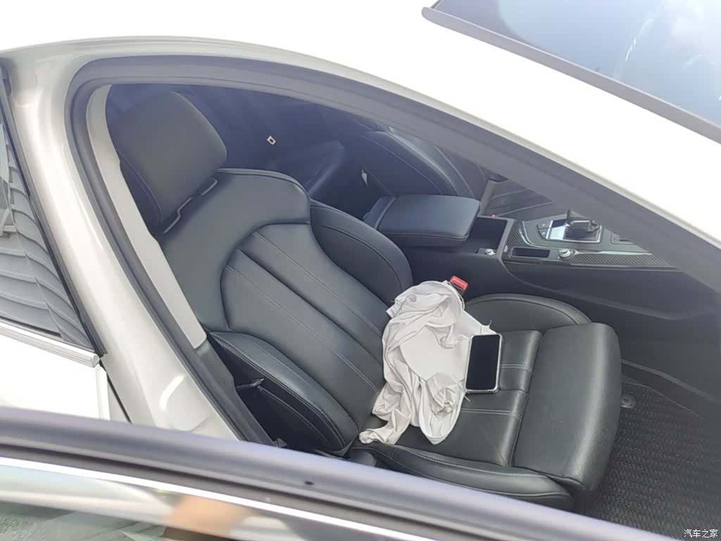 Audi A4L, 2021 11