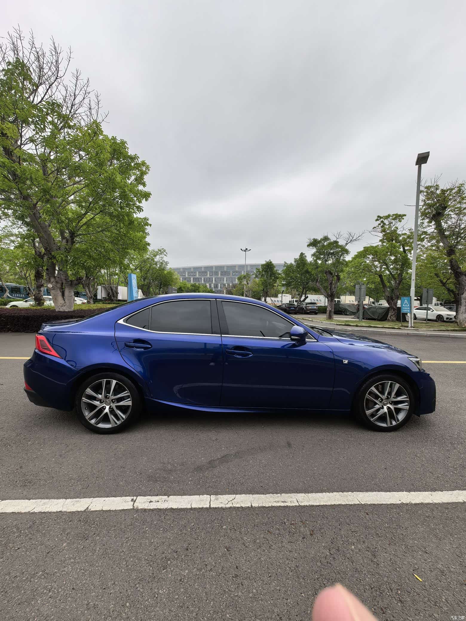 Lexus IS, 2019 11