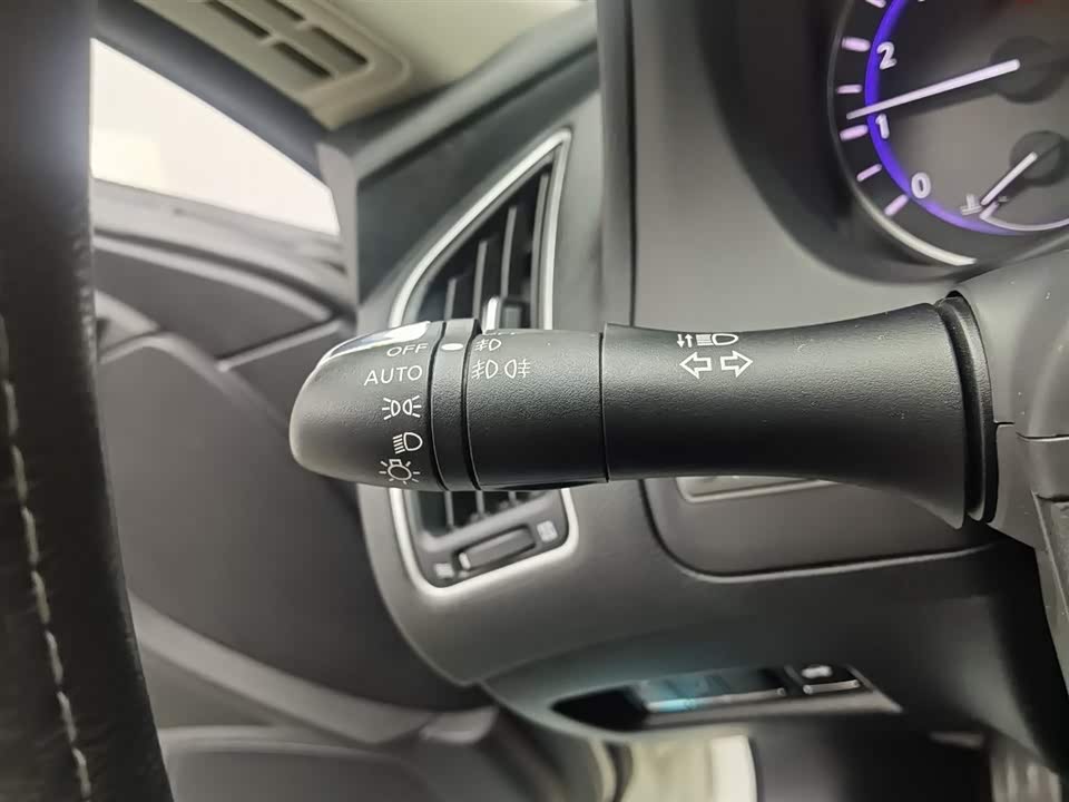 Infiniti Q50L