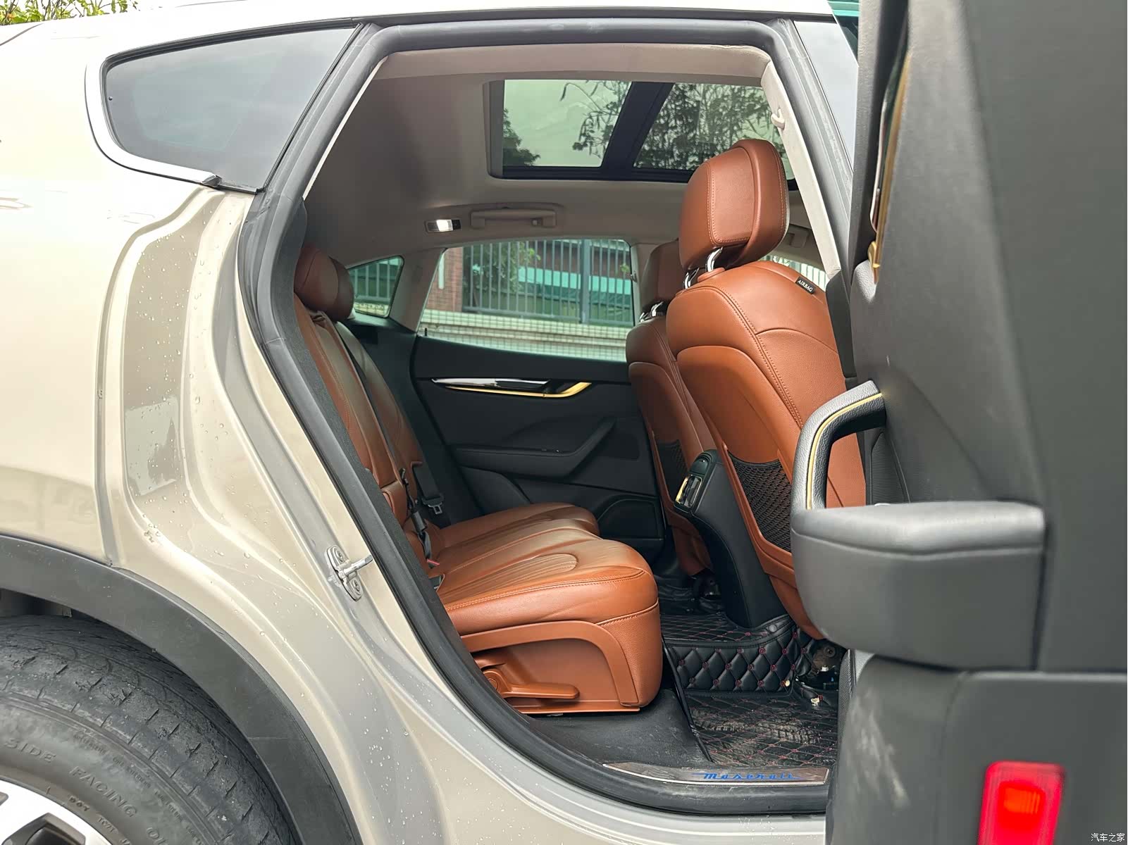 Maserati Levante, 2017 12
