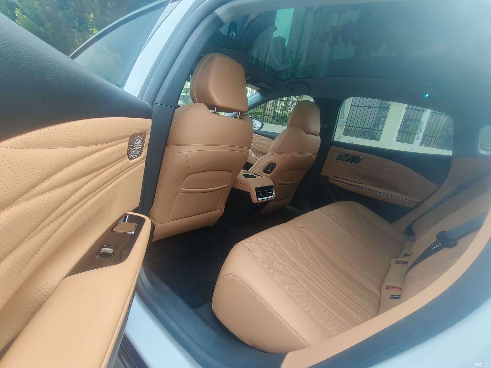 Geely 8, 2025 все фото