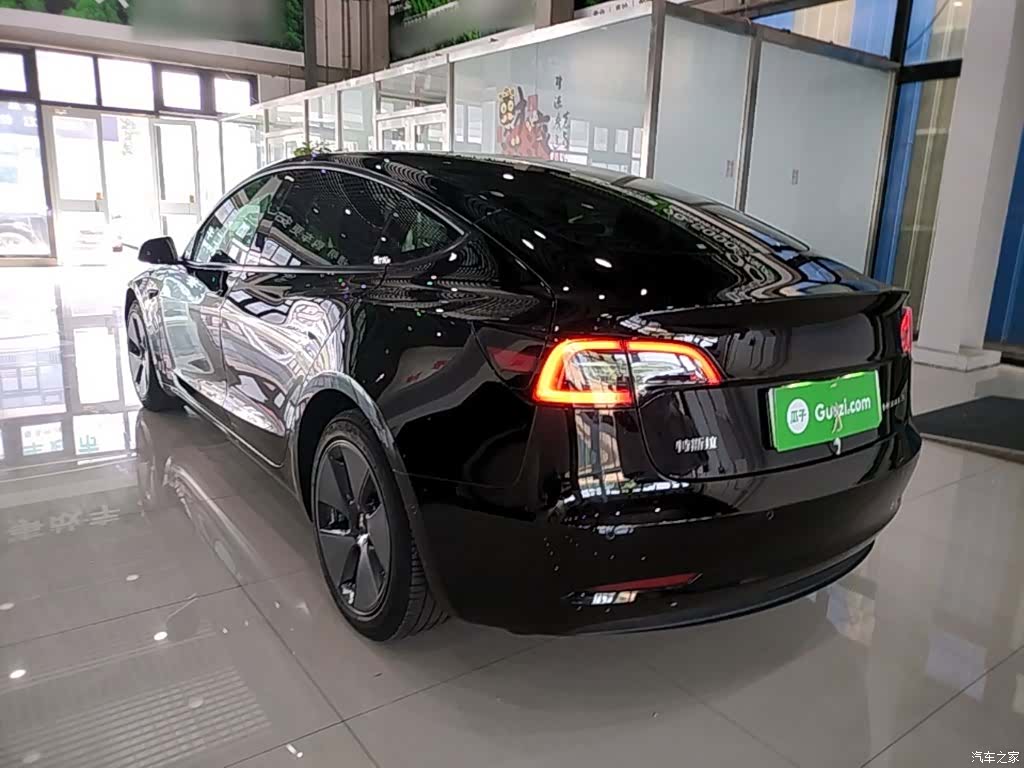Tesla Model 3, 2022 все фото
