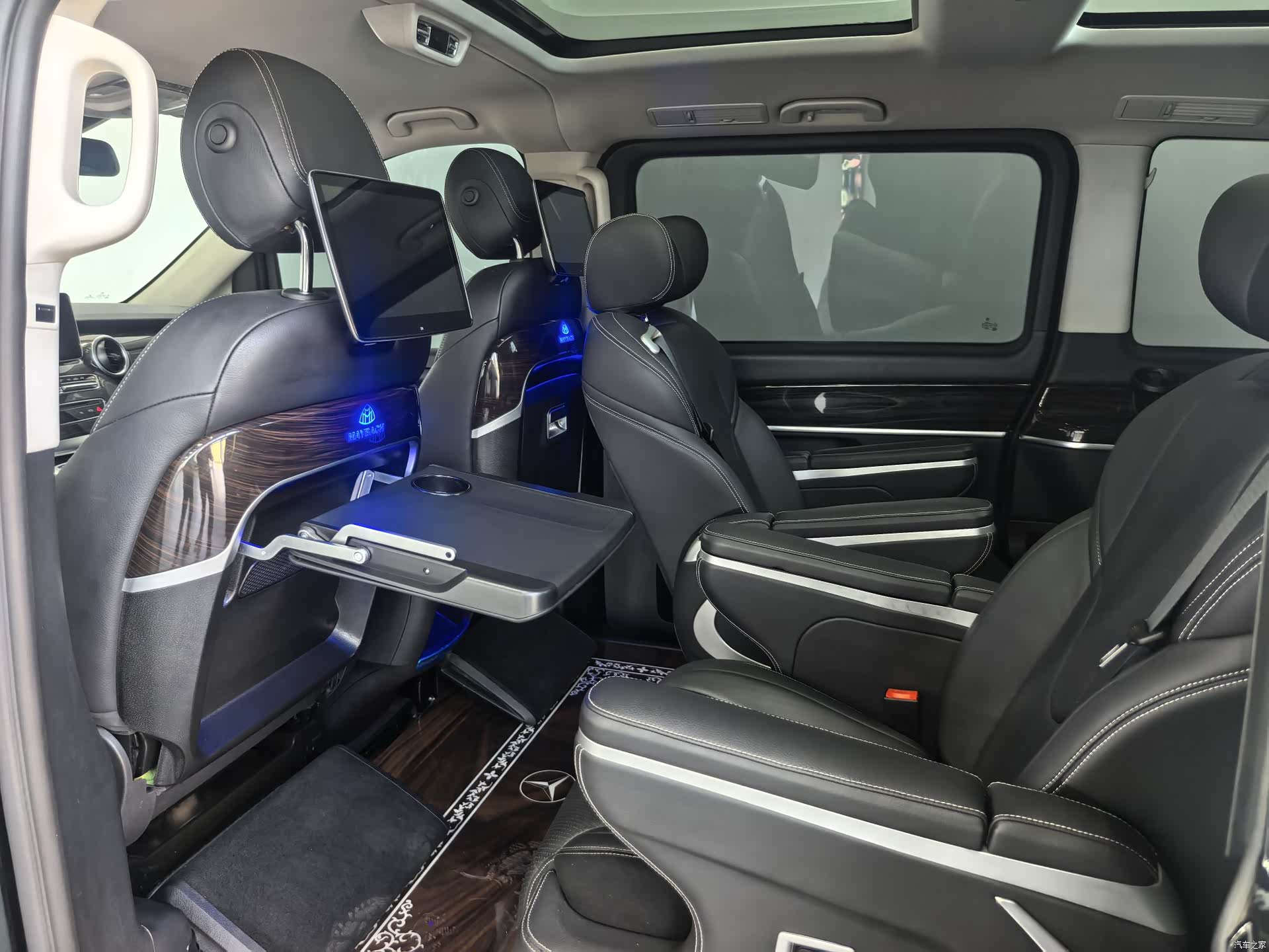 Mercedes-Benz V-Class, 2020 13