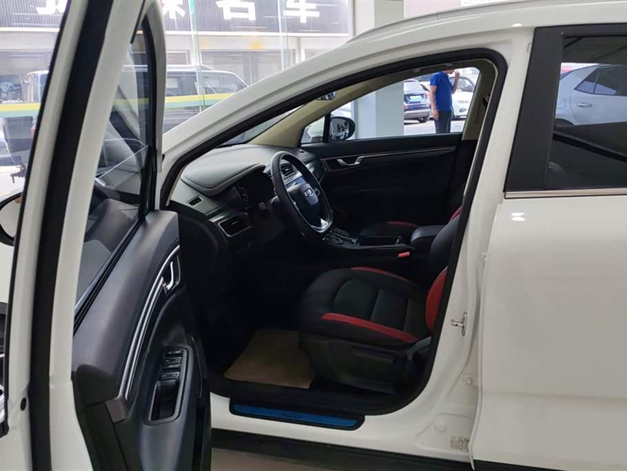 Geely Emgrand GS