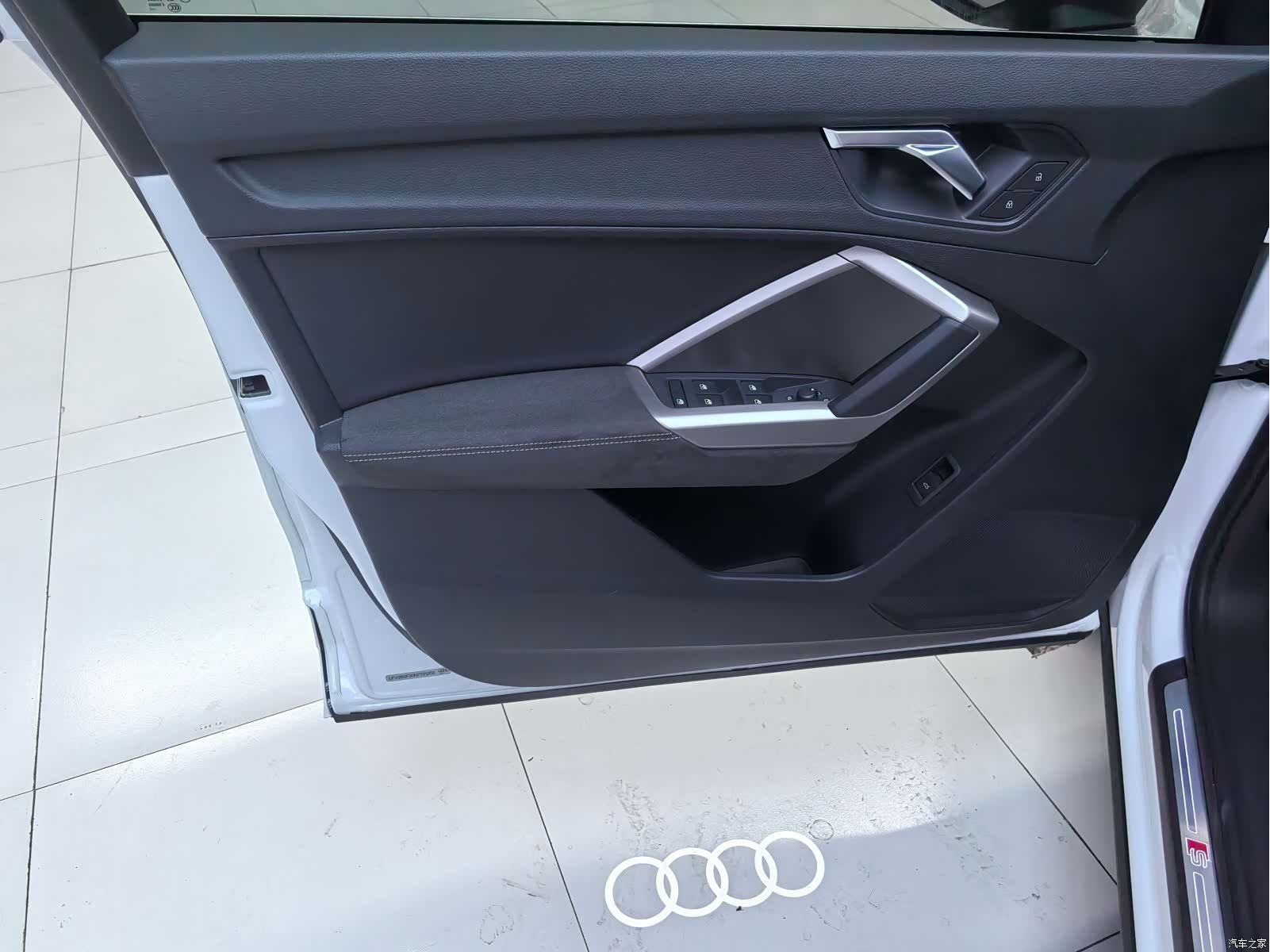 Audi Q3, 2022 4