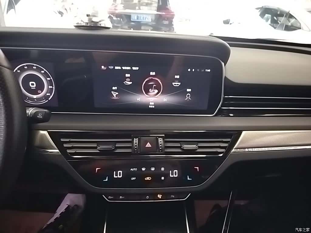 Hongqi HS5, 2022 6