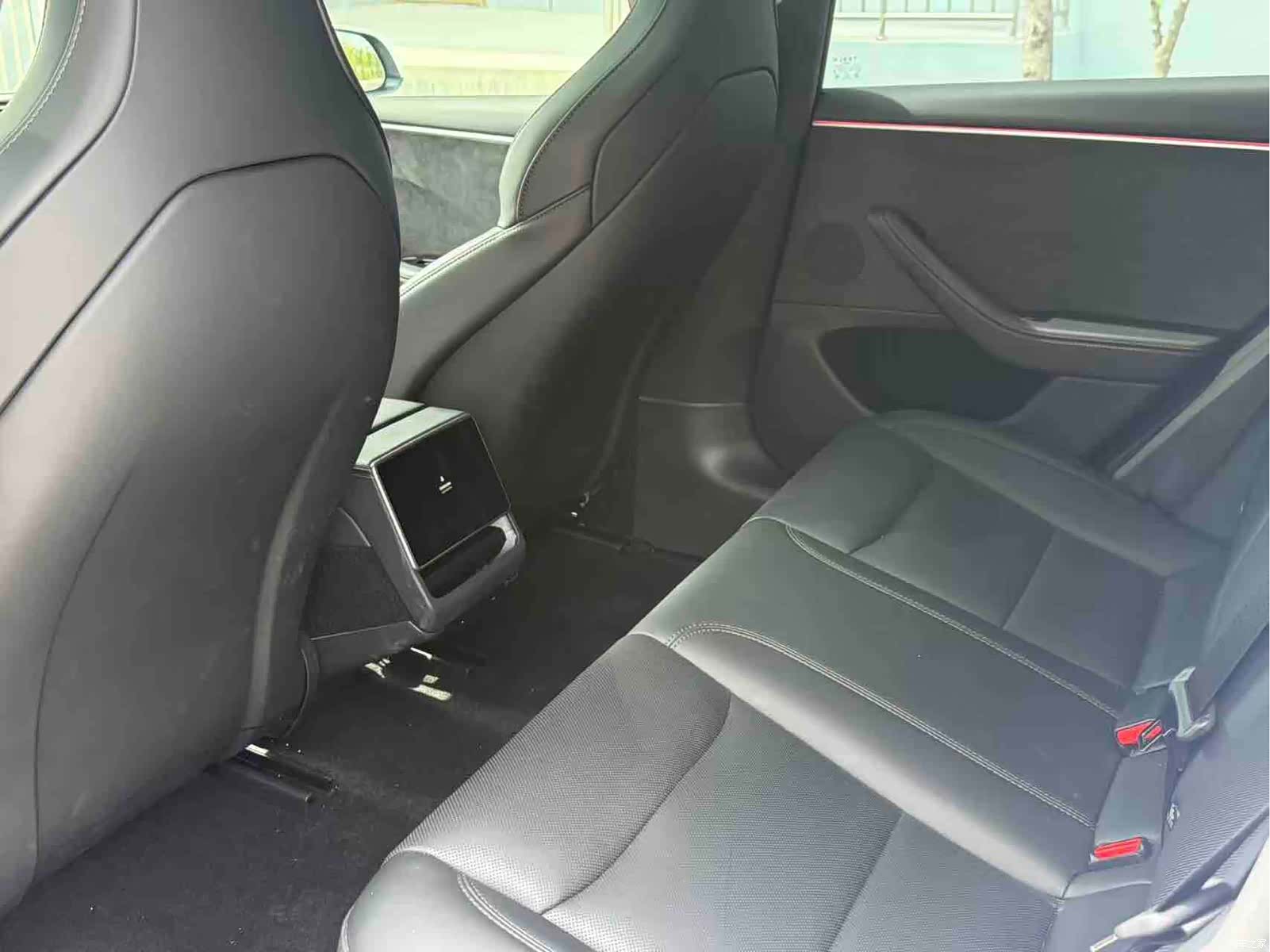 Tesla Model 3, 2024 4
