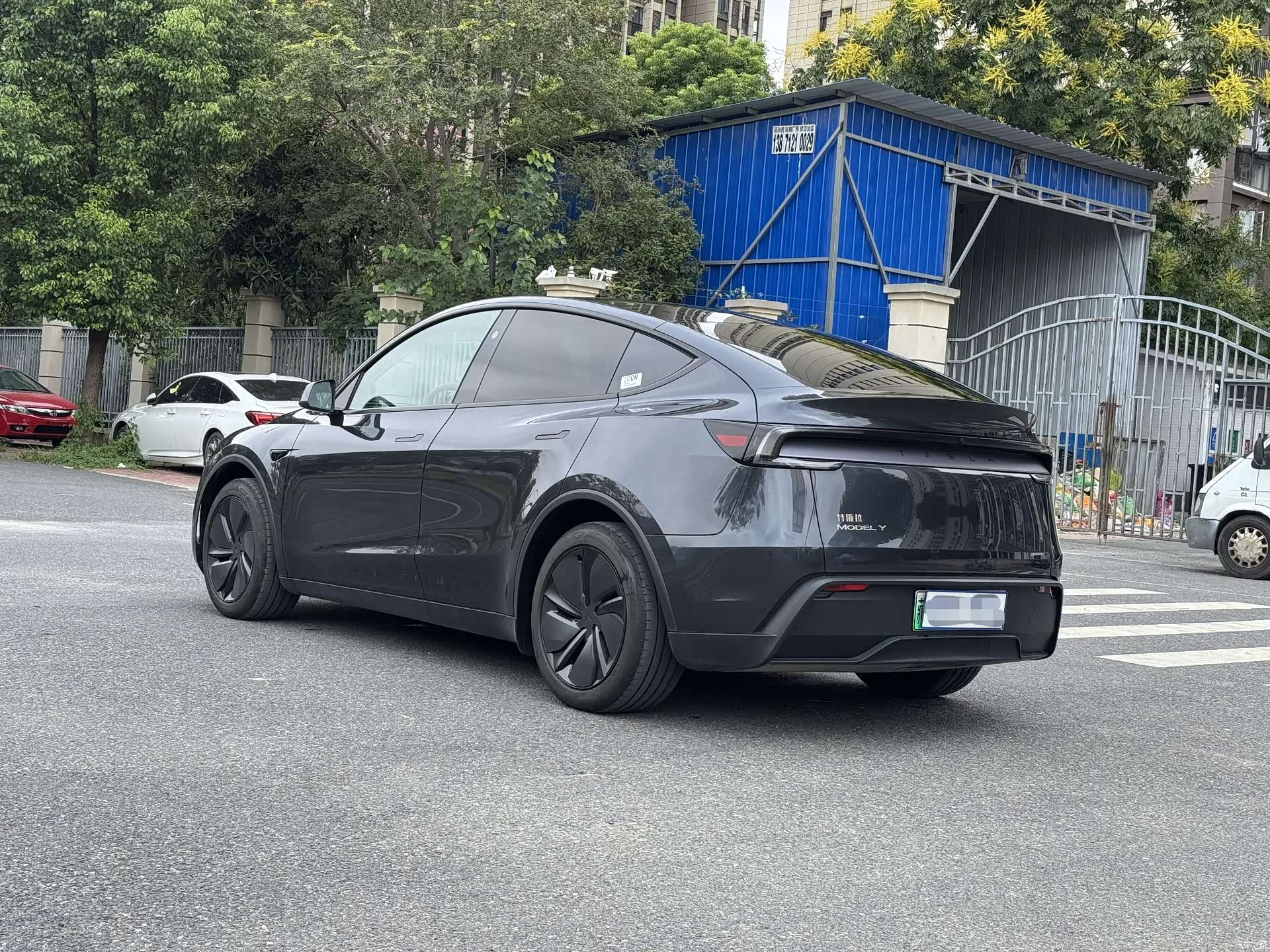 Tesla Model Y, 2025 14
