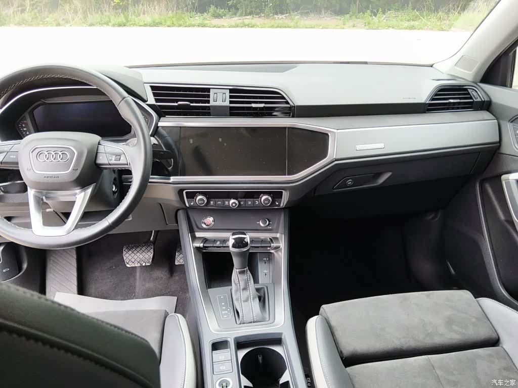 Audi Q3, 2022 4