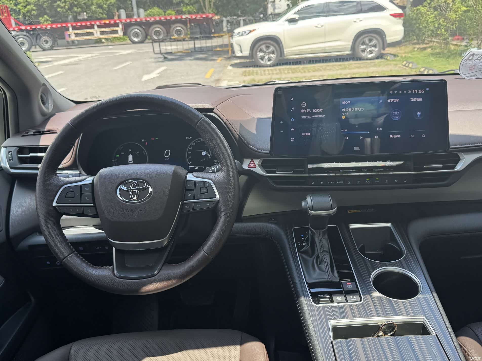 Toyota Granvia, 2023 8