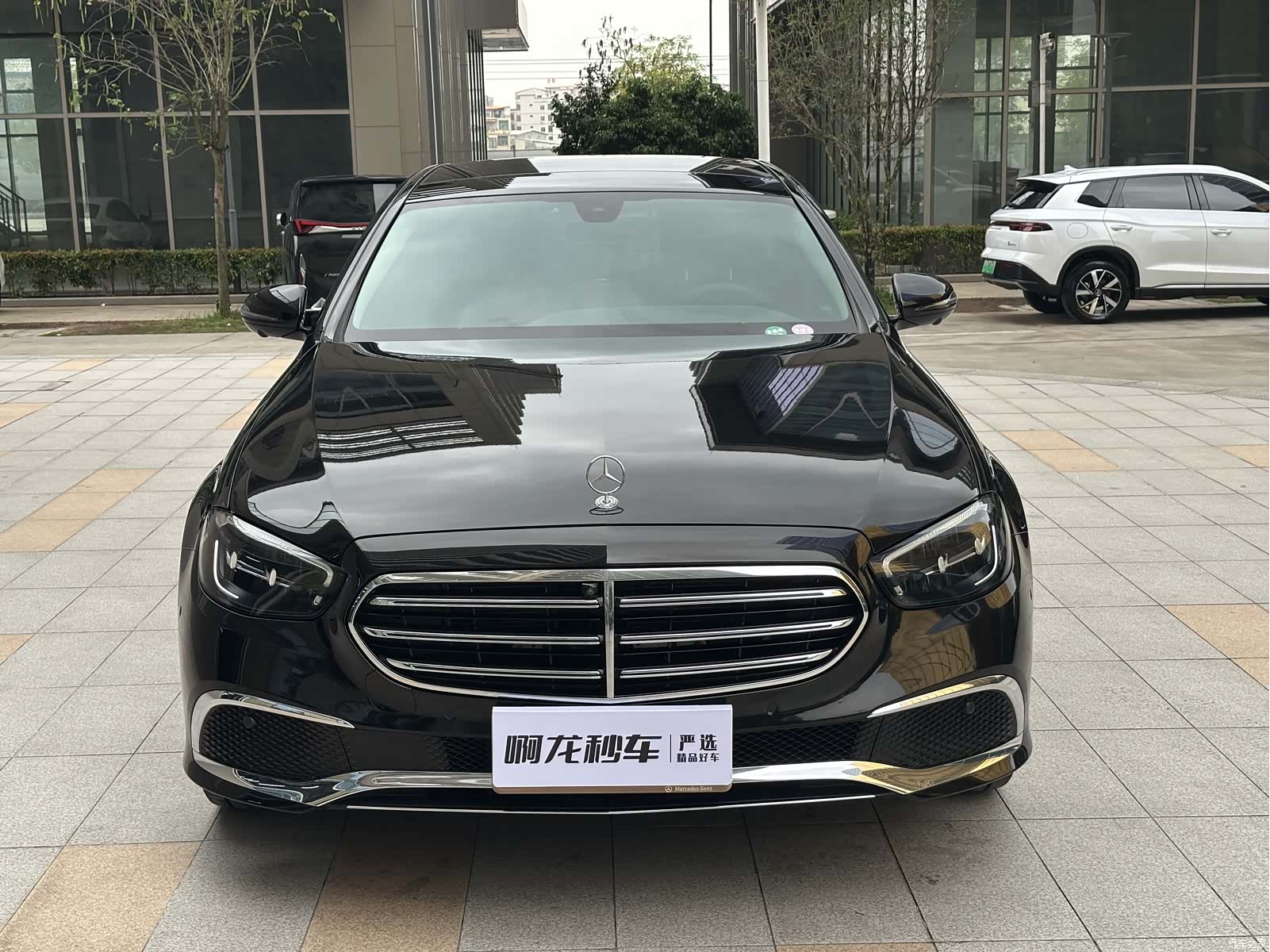 Mercedes-Benz E-Class, 2023 3