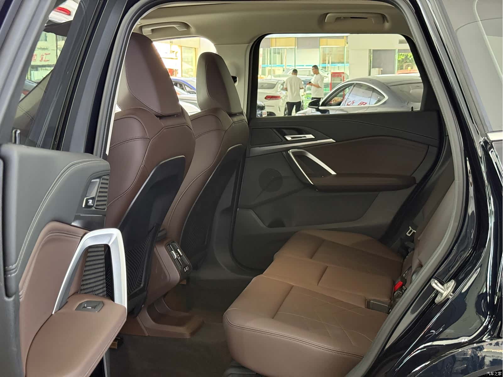 BMW X1, 2023 все фото