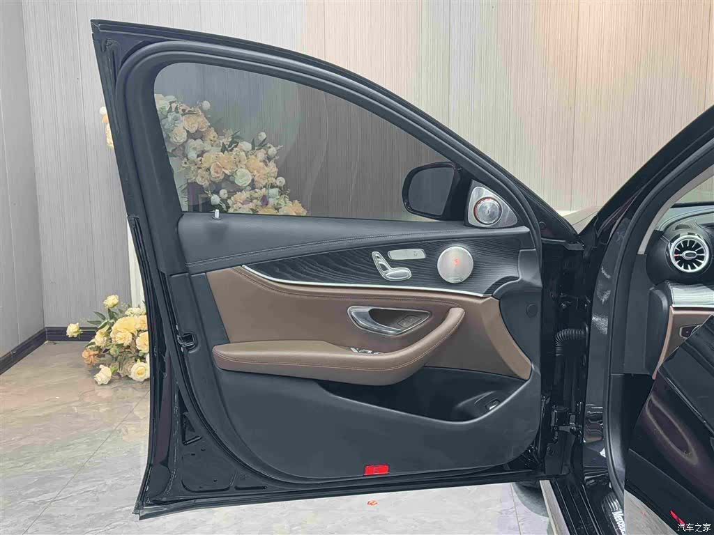 Mercedes-Benz E-Class, 2019 12