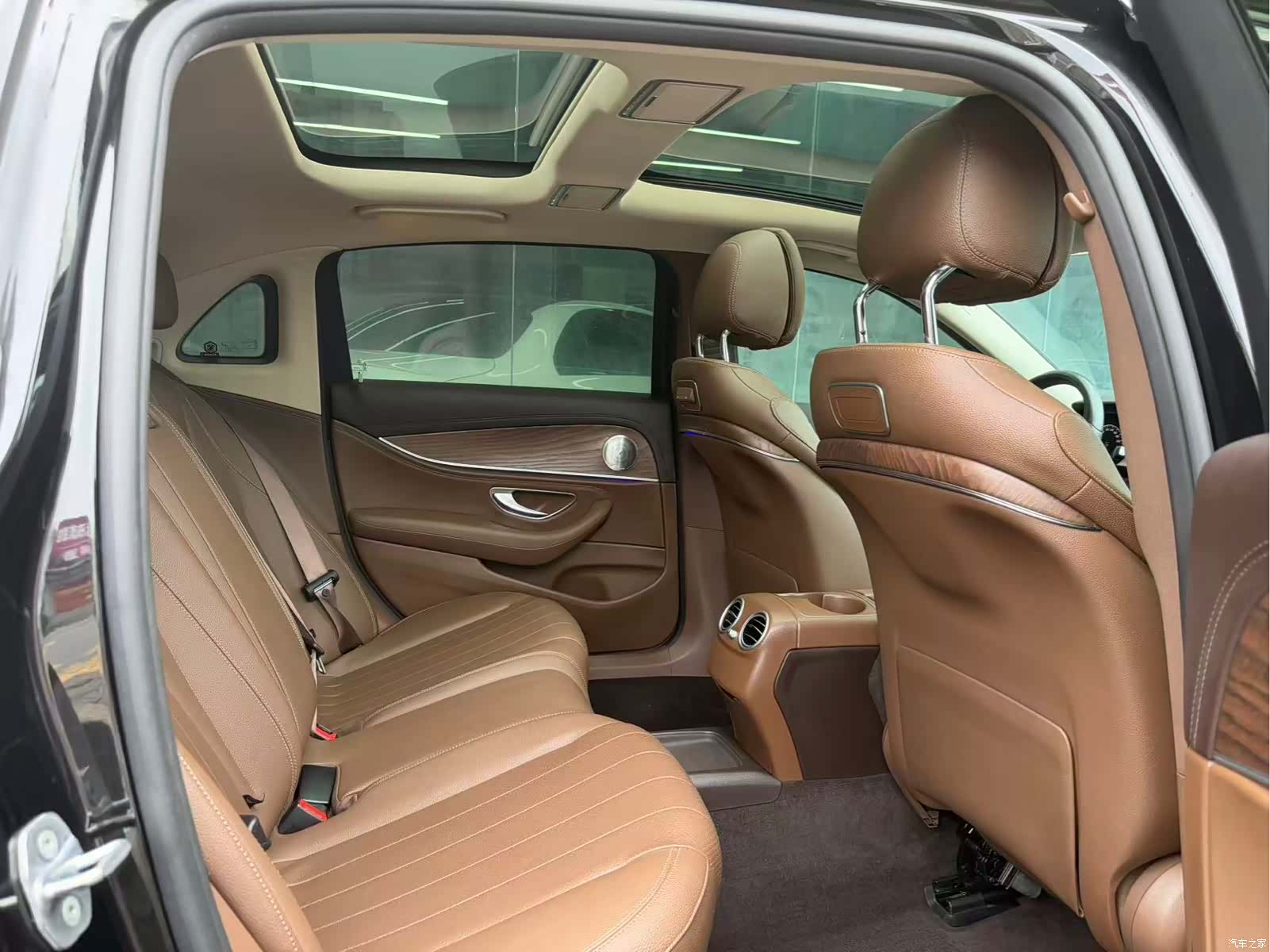 Mercedes-Benz E-Class, 2019 8