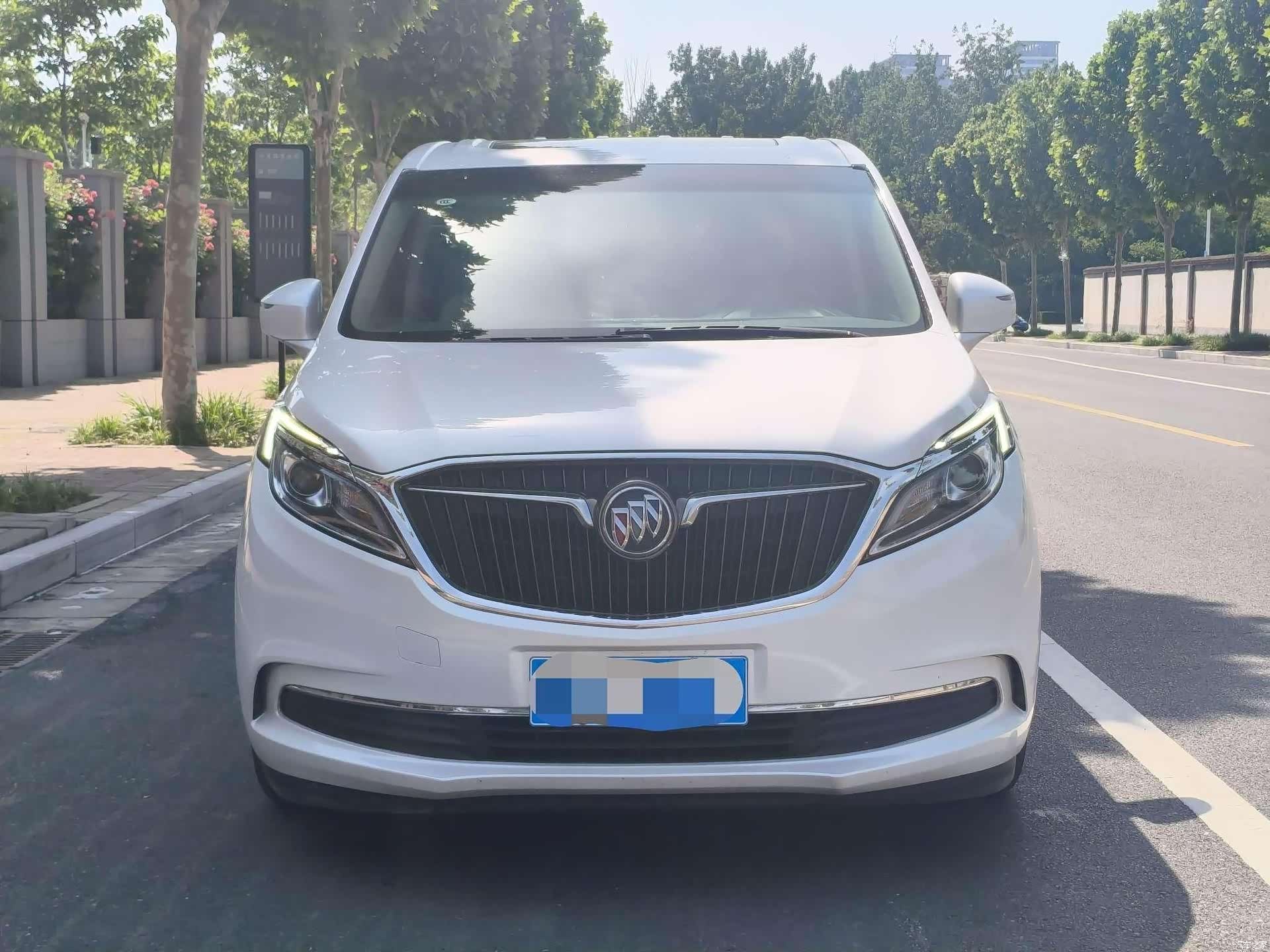 Buick GL8, 2018 3