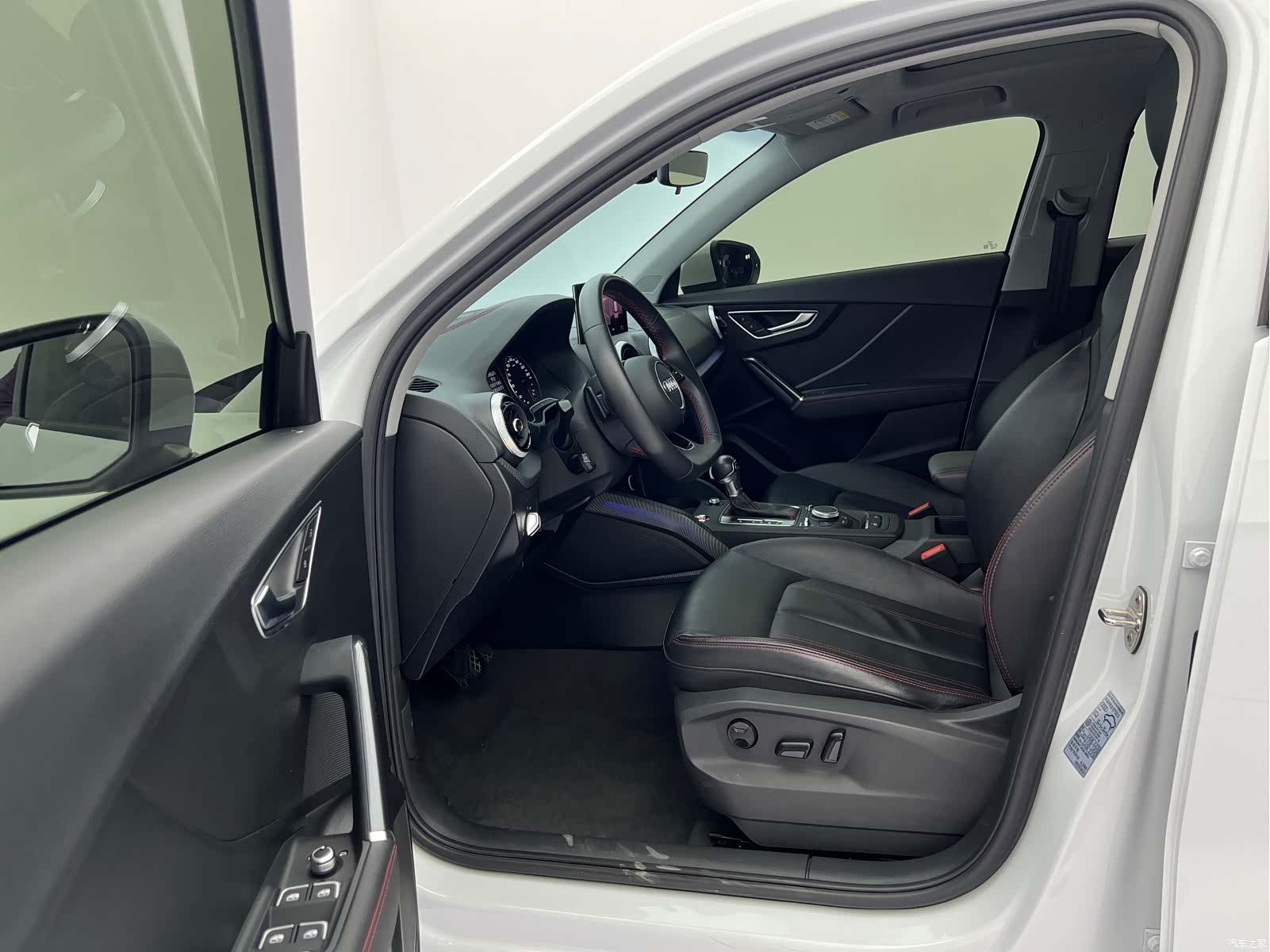 Audi Q2L, 2022 15