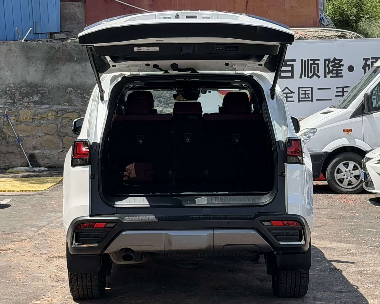 Lexus LX, 2023 16