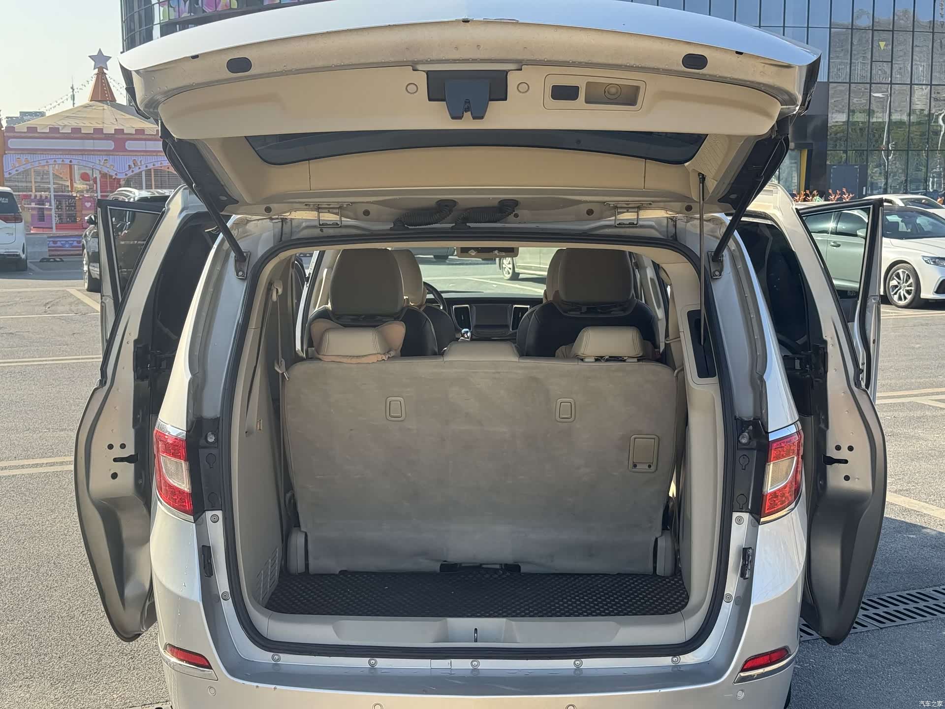 Buick GL8, 2011 32