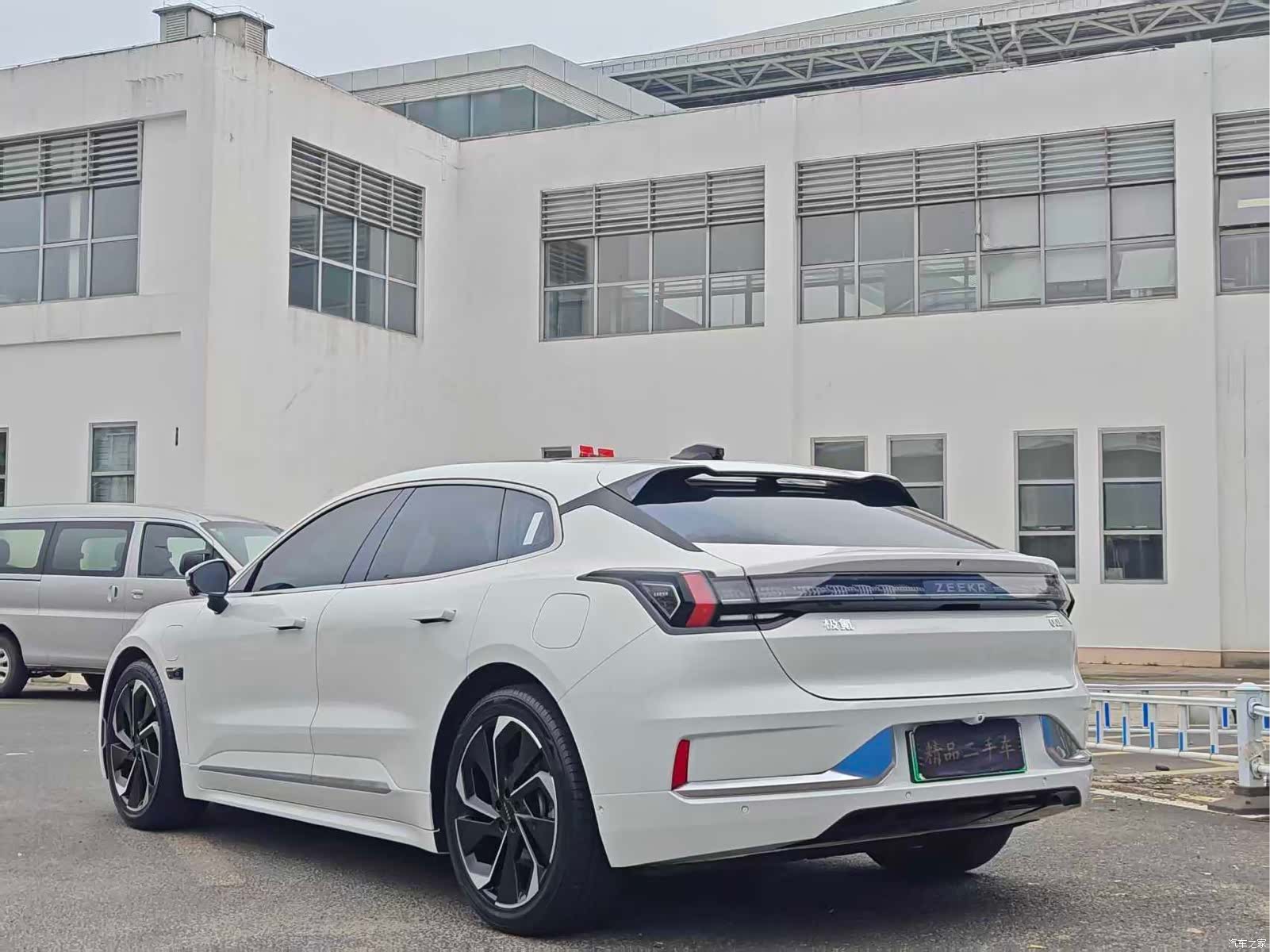 Zeekr 001, 2022 7