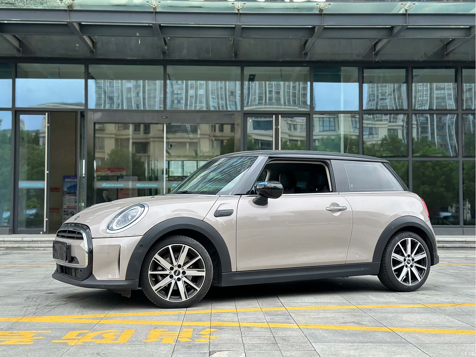 Mini Cooper, 2023 все фото