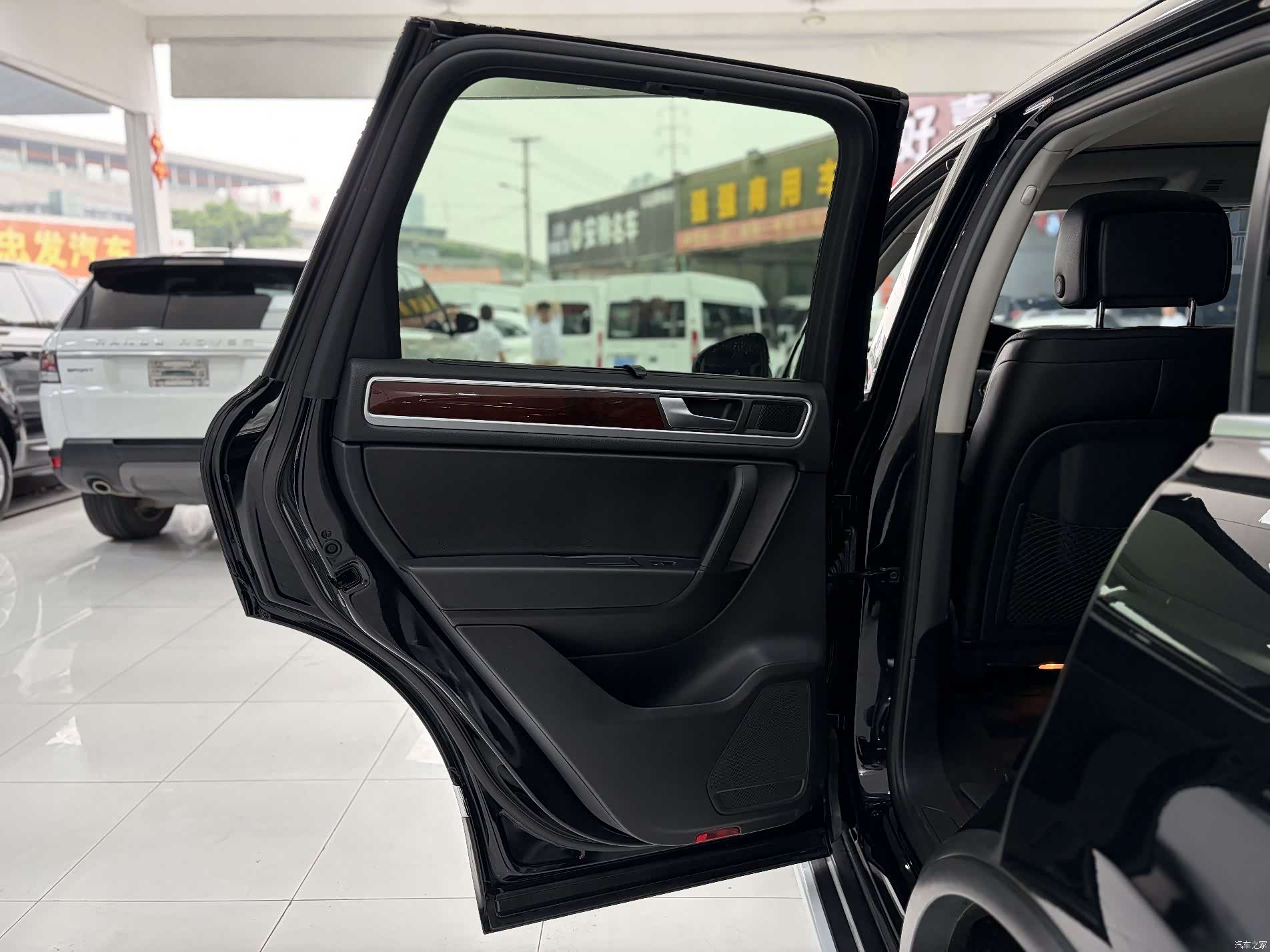 Volkswagen Touareg, 2015 13