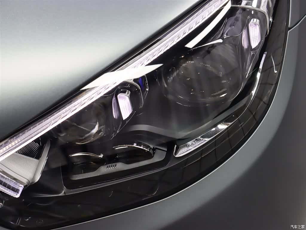 Mercedes-Benz E-Class, 2023 29