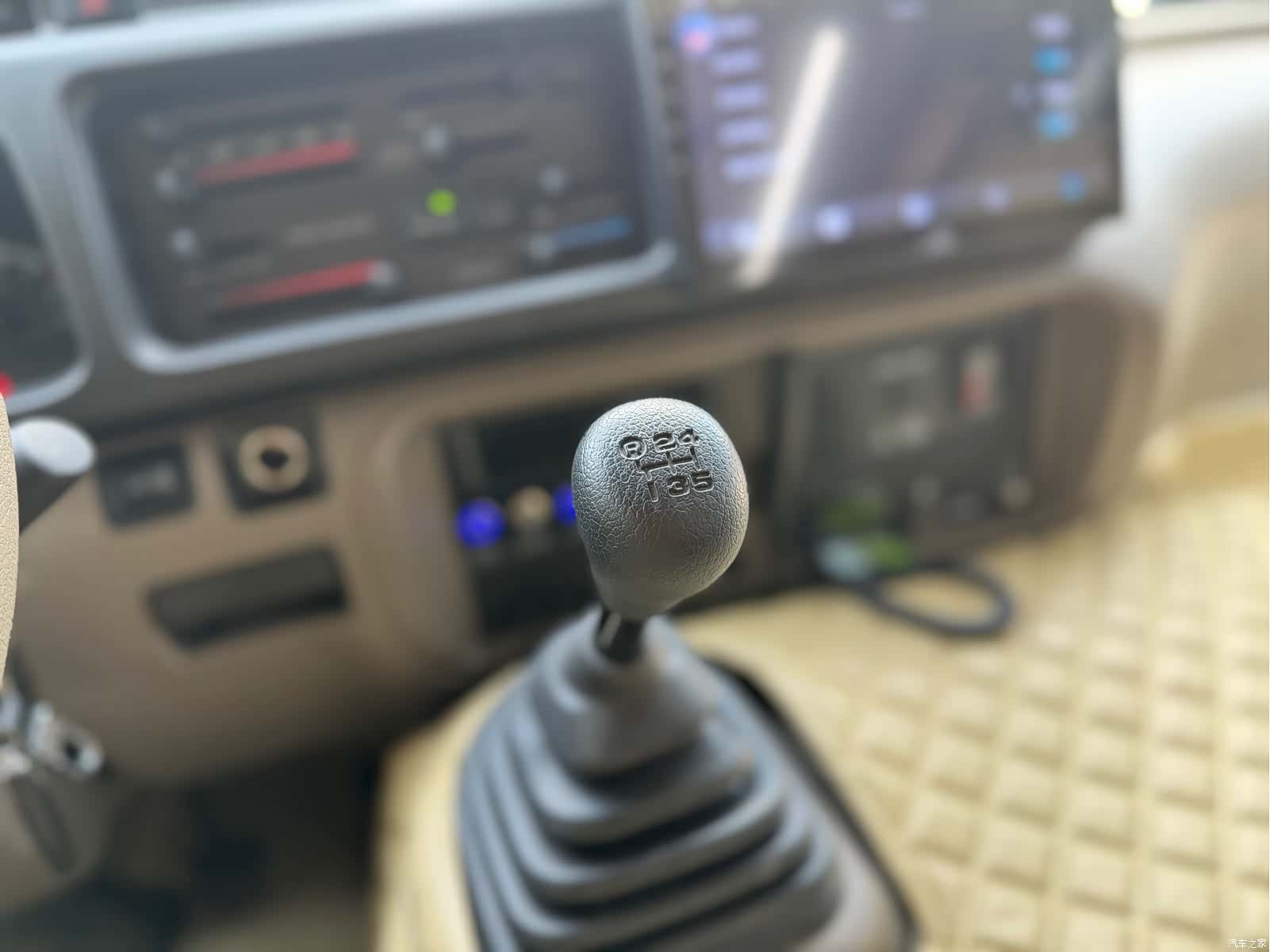 Toyota Coaster, 2023 26