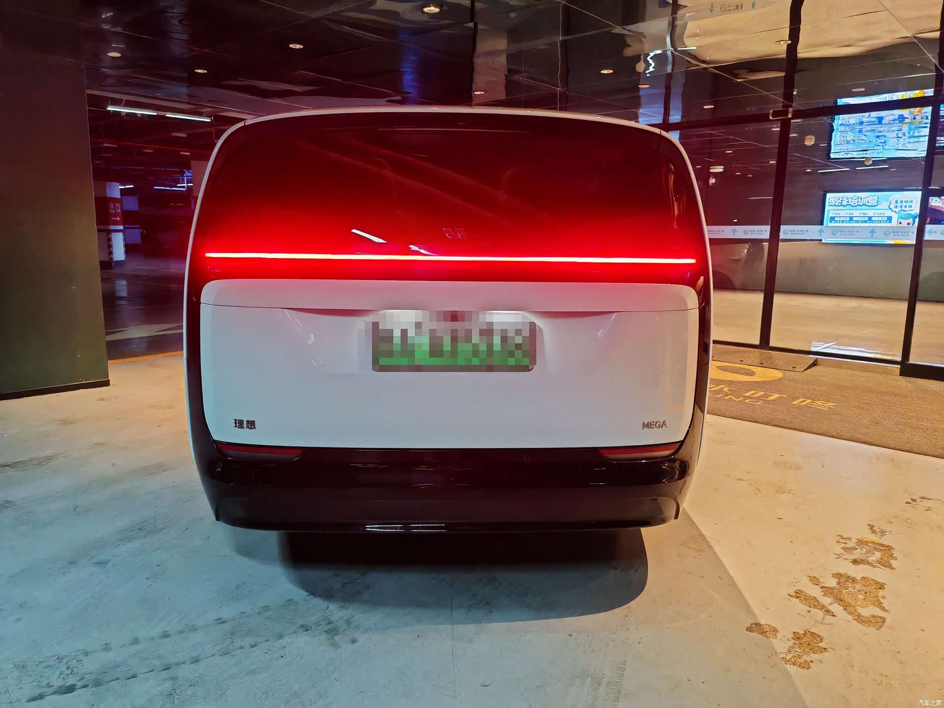 Li Auto MEGA, 2025 все фото