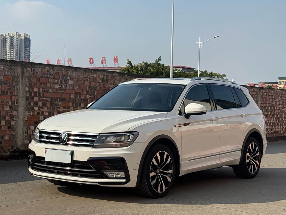 Volkswagen Tiguan L