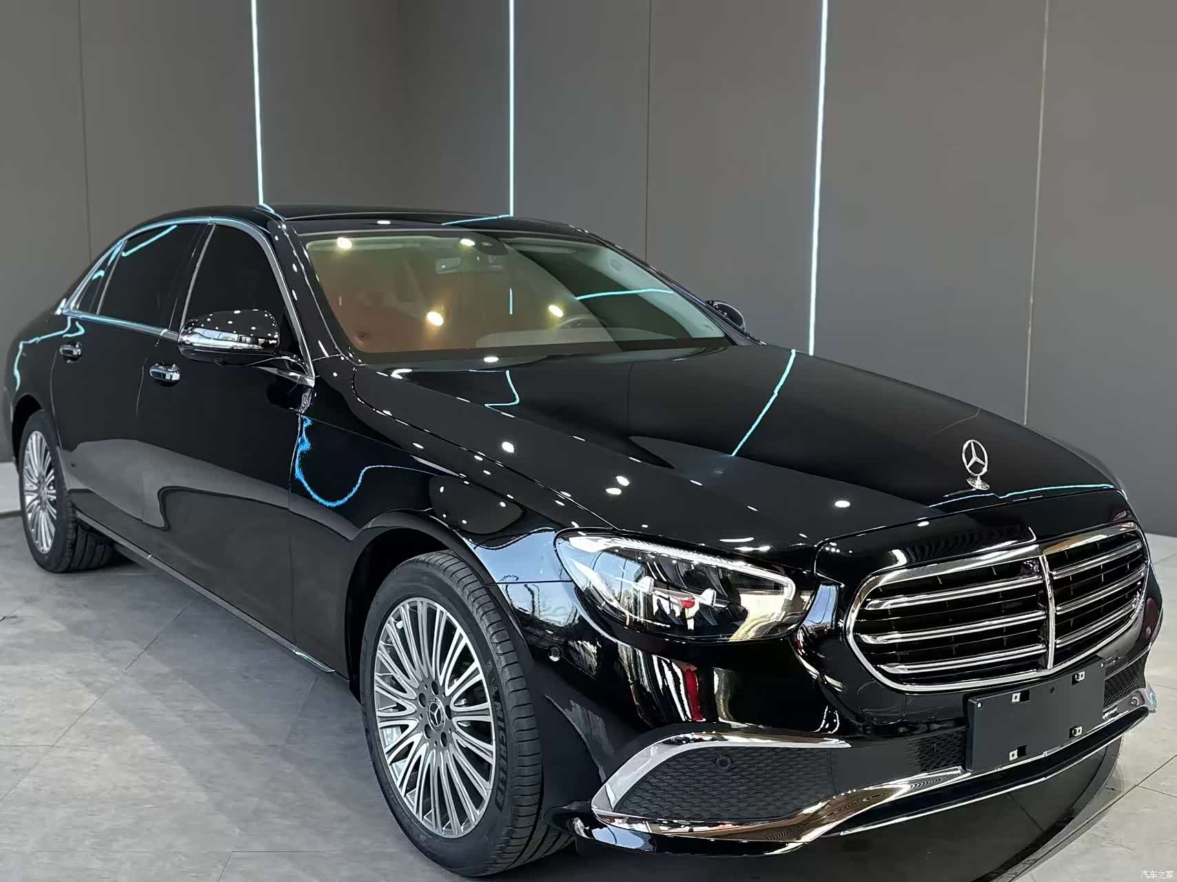 Mercedes-Benz E-Class, 2023 3