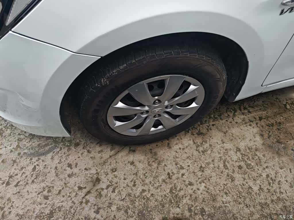 Hyundai GLS, 2015 23