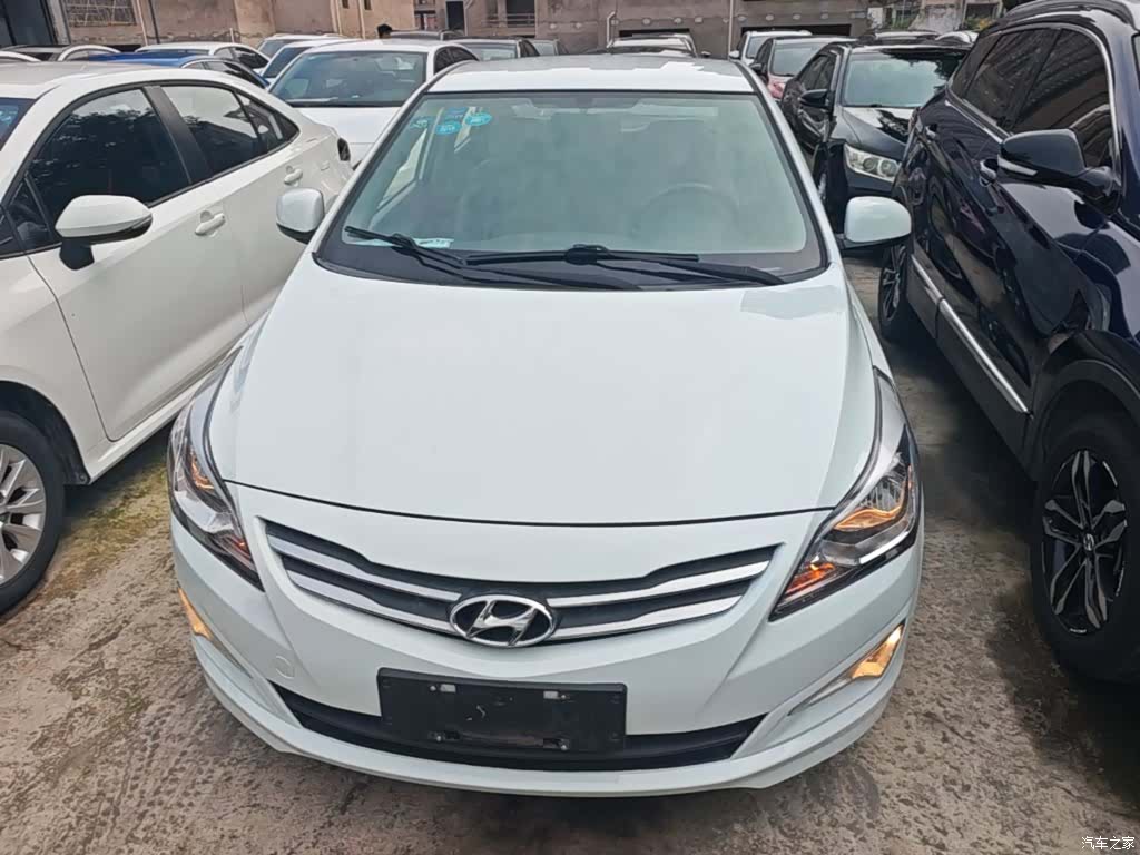 Hyundai GLS, 2015 3