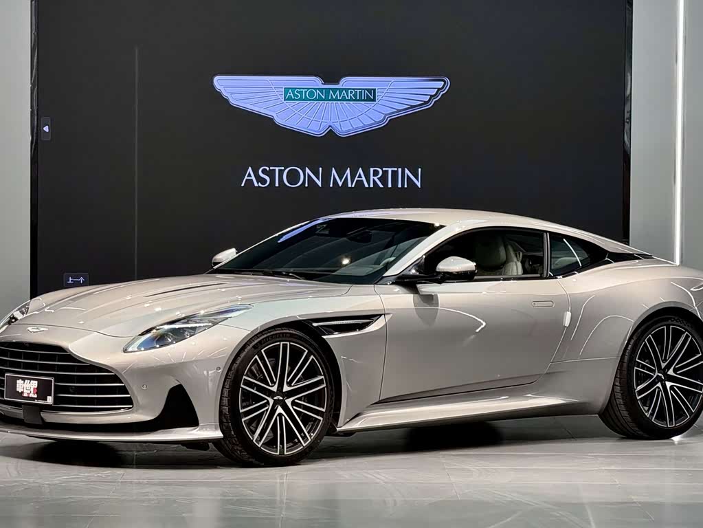 Aston Martin DB12