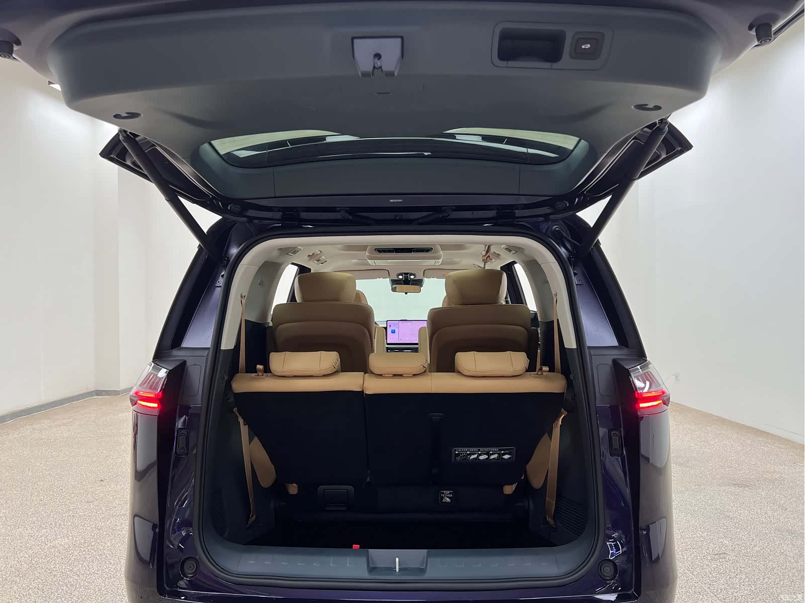 Trumpchi E8, 2023 33