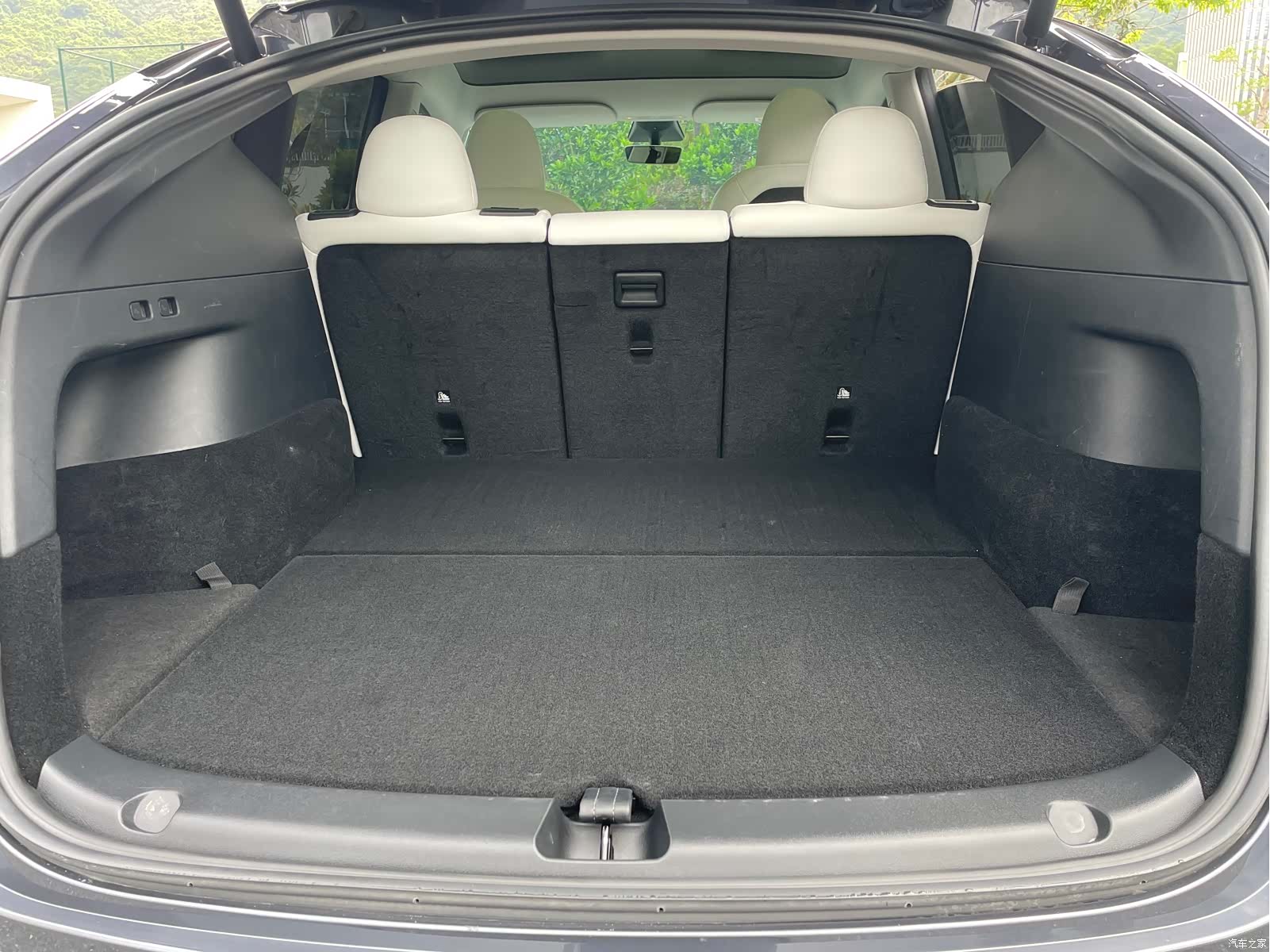Tesla Model Y, 2023 6