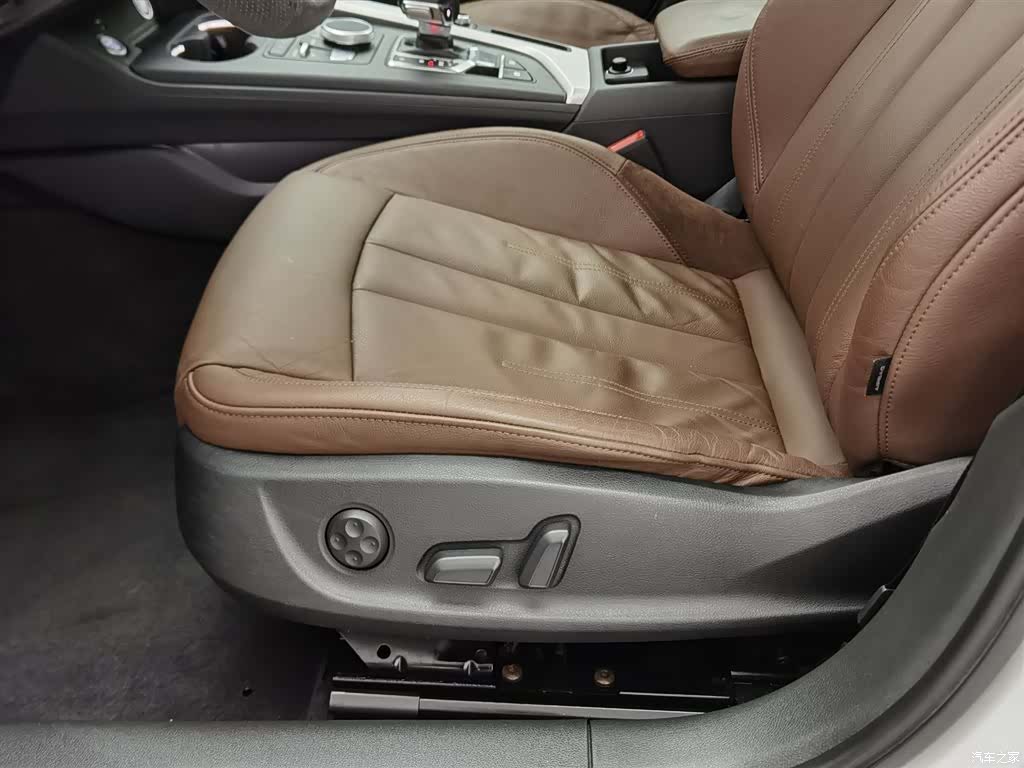 Audi A4L, 2019 20