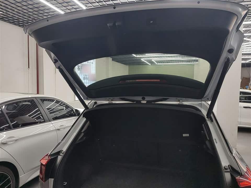 Volkswagen T-ROC exploring Songs