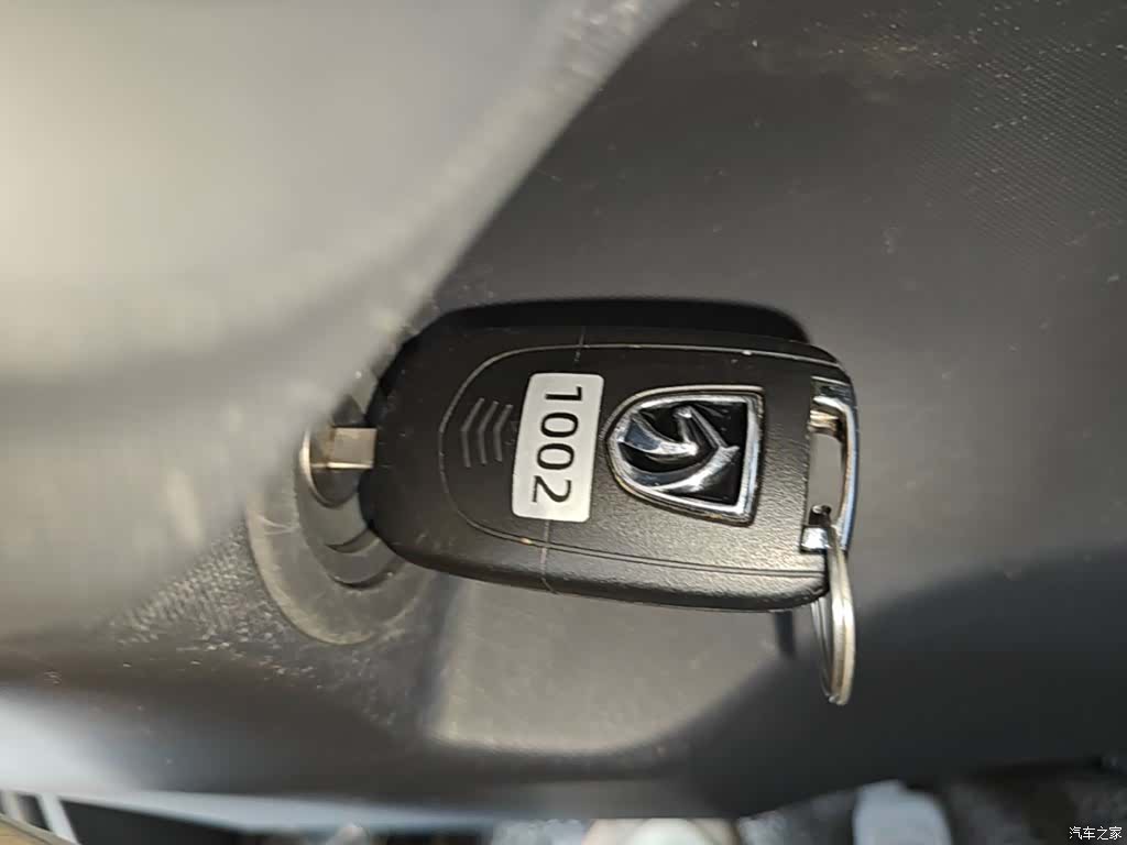 Wuling E200, 2019 9
