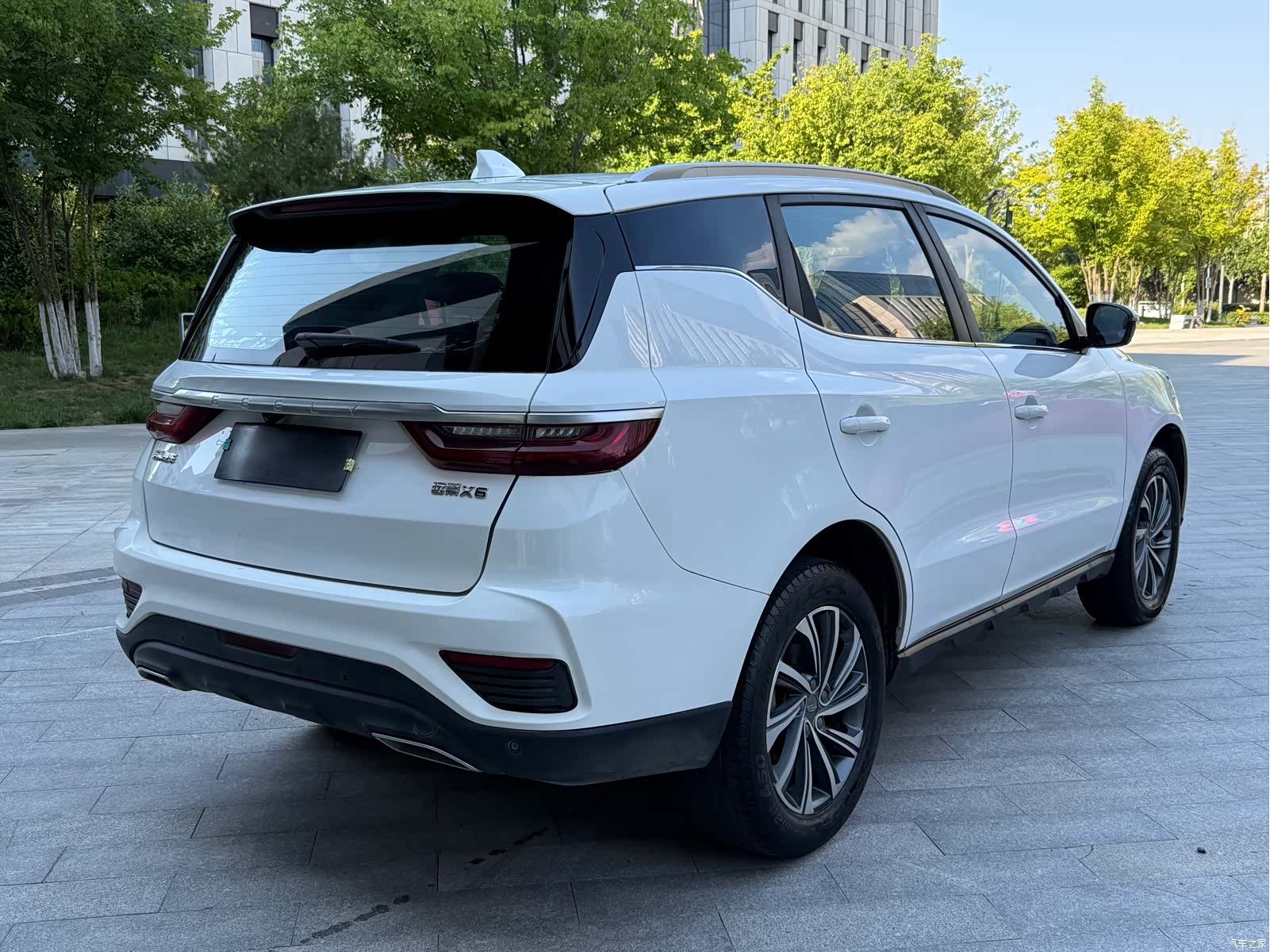 Geely X6, 2019 4