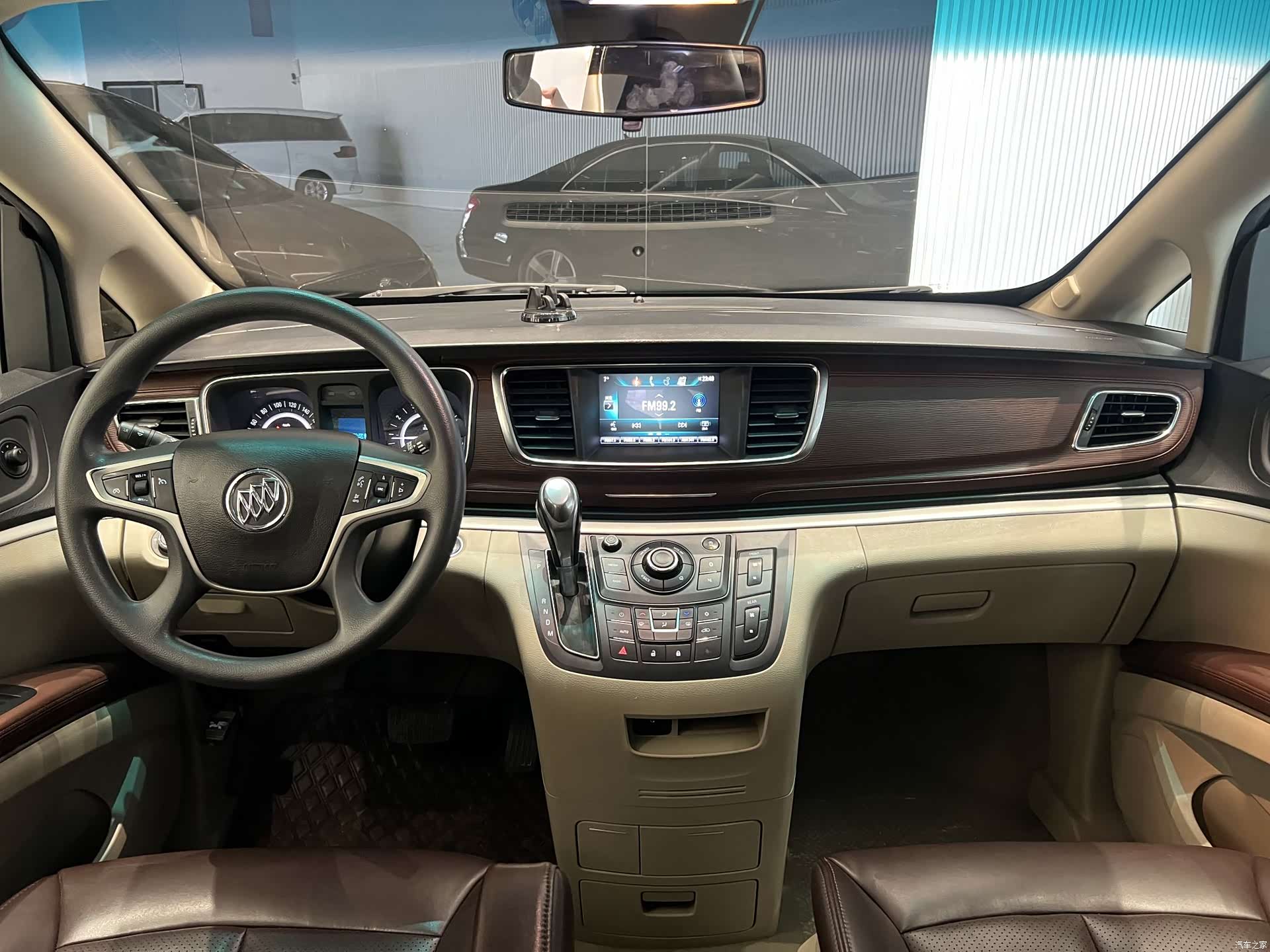 Buick GL8, 2020 7