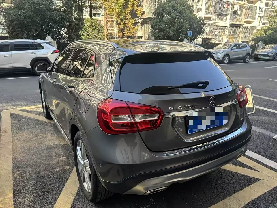 Mercedes-Benz GLA
