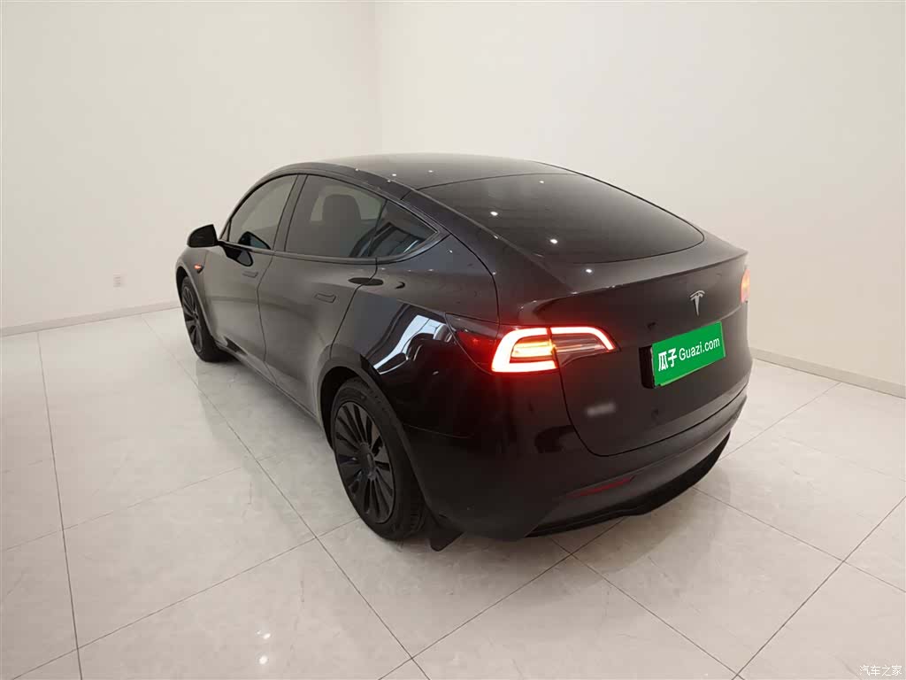 Tesla Model Y, 2023 все фото