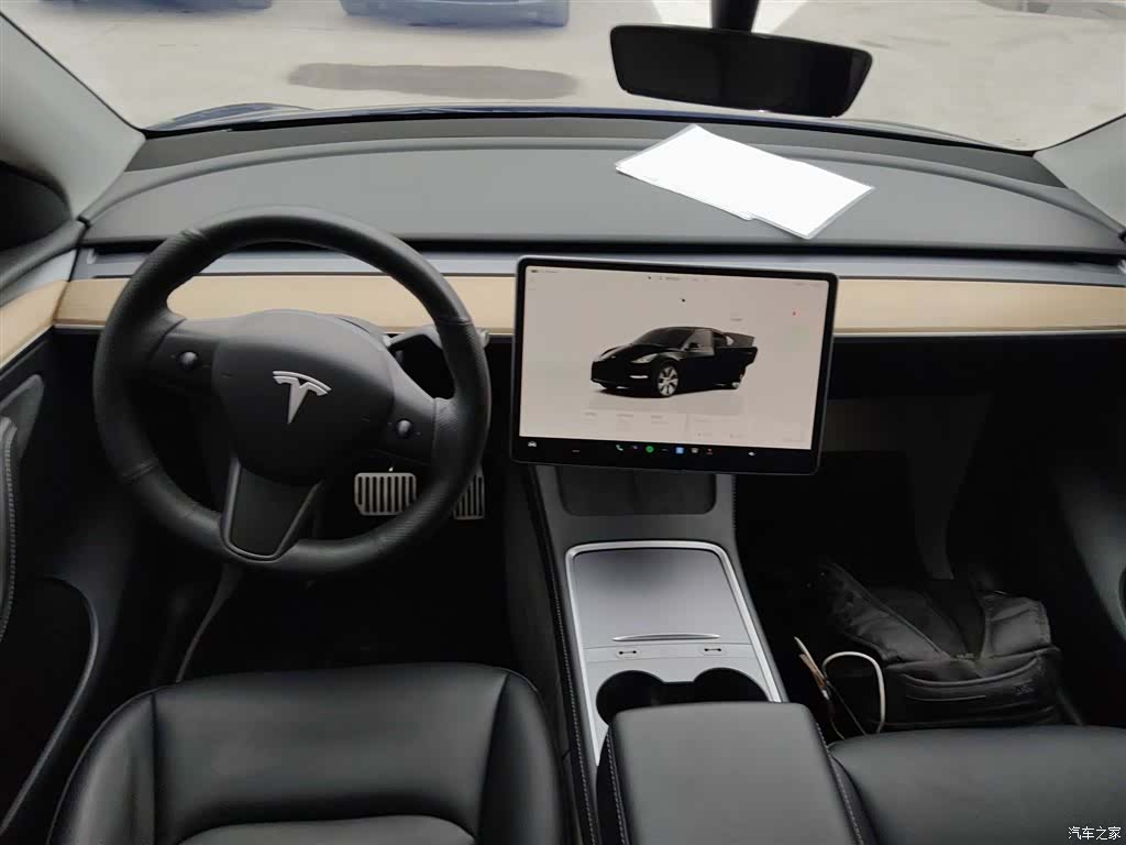 Tesla Model Y, 2023 10