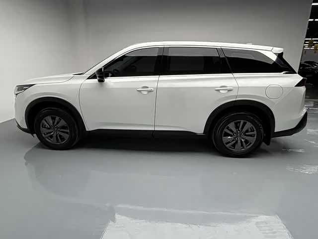 Nissan Exploring the land