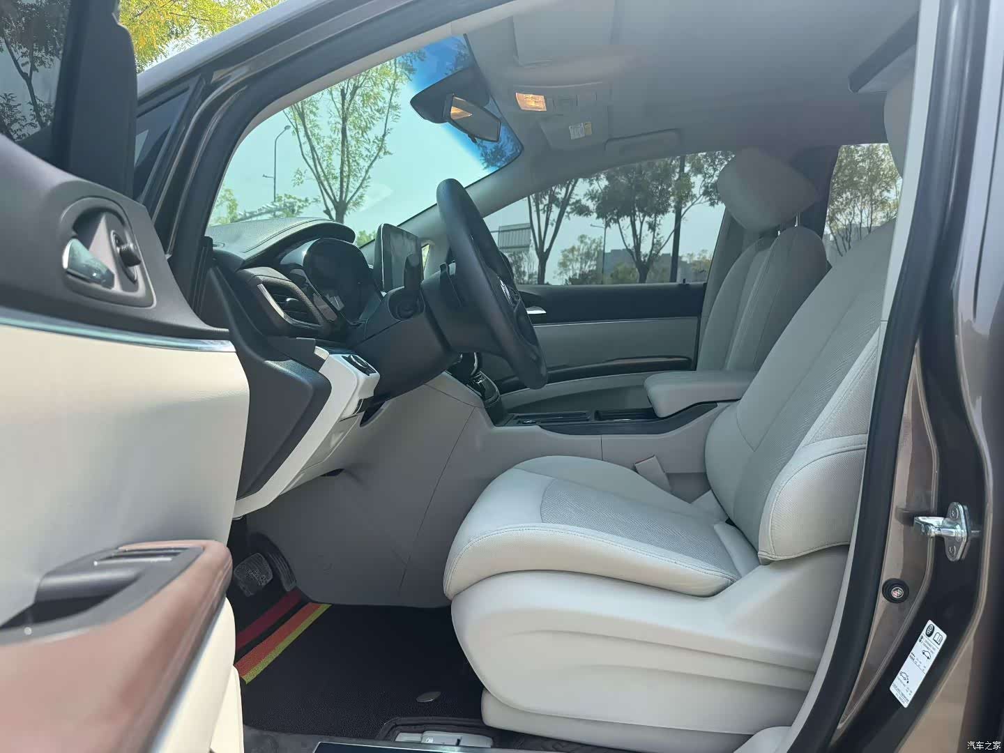 Buick GL8, 2020 4